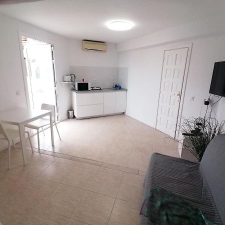 Small Studio, 50 M Front Of The Ocean & Free Wifi Playa Feñabe Exterior foto
