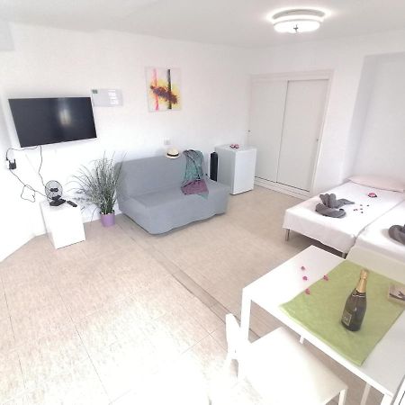 Small Studio, 50 M Front Of The Ocean & Free Wifi Playa Feñabe Exterior foto
